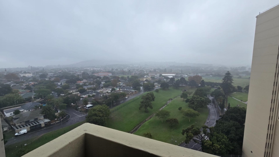 1 Bedroom Property for Sale in Oakdale Western Cape